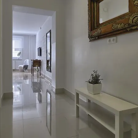 Appartement L Ajax Copernicus Center *